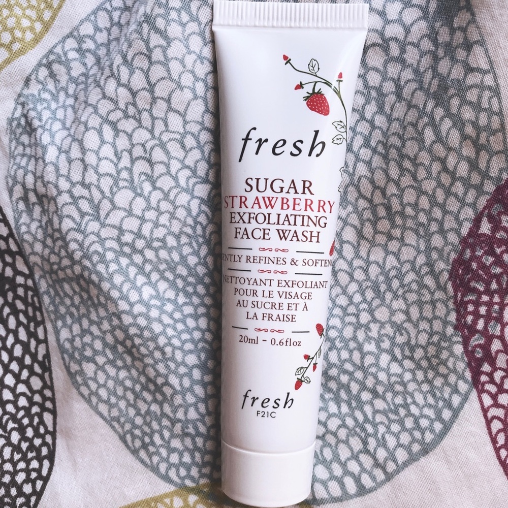 FRESH🍓 Sugar Strawberry Exfoliating Face Wash